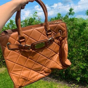MICHAEL KORS Brown Leather Tote with Hold Chain